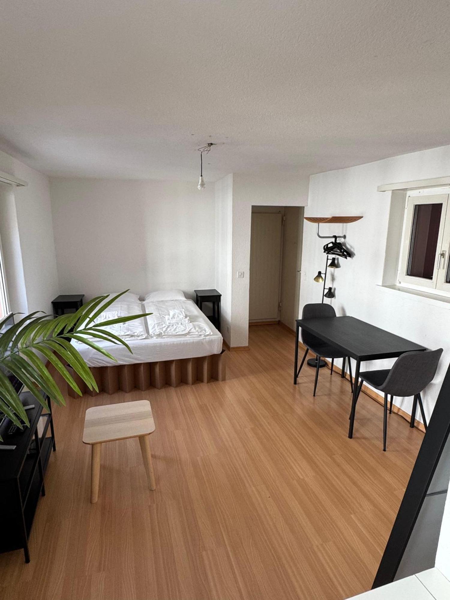 Comfortable In Great Location Apartment *